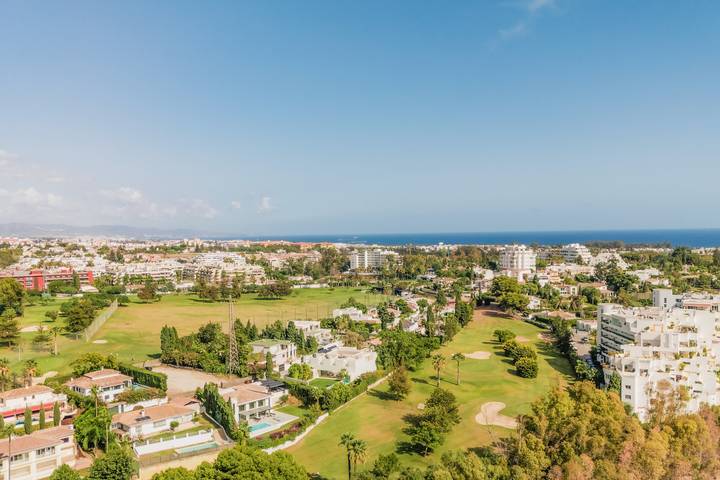 Casa rural para 8 personas, con vistas además de terraza y jardín en San Pedro Alcántara - 2
