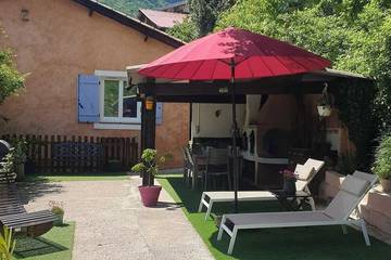 Gîte pour 2 personnes, avec jardin à Lantosque