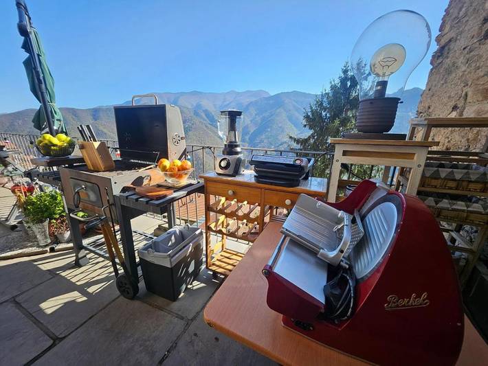 Gîte pour 2 personnes, avec Terrasse ainsi que Piscine et Vue à Triora - 2