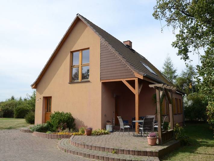 Ferienwohnung für 4 Personen, mit Garten und Terrasse, kinderfreundlich in Mölschow