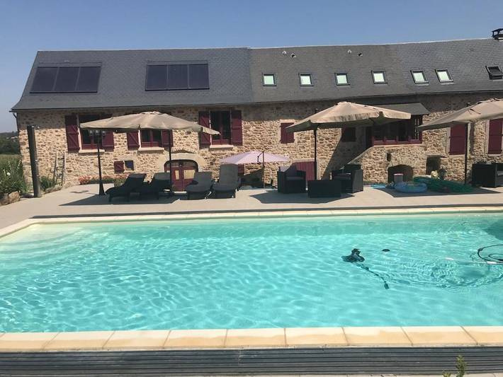 Chambre d’hôte pour 3 personnes, avec Terrasse et Jardin ainsi que Piscine et Vue