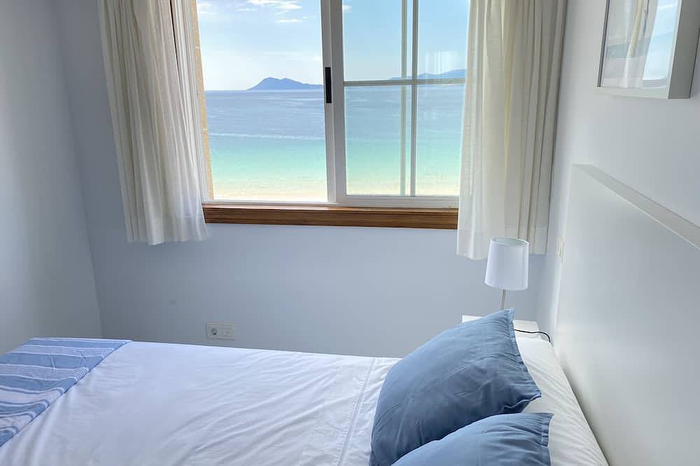 Entire apartment, Oh La Life! El Mar And Beachfront in Portosín, Porto do Son