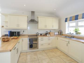 Log Cabin for 14 People in Isle of Anglesey, North-Wales, Photo 3