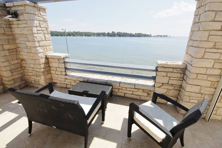 Villa für 4 Personen, mit Balkon - 1