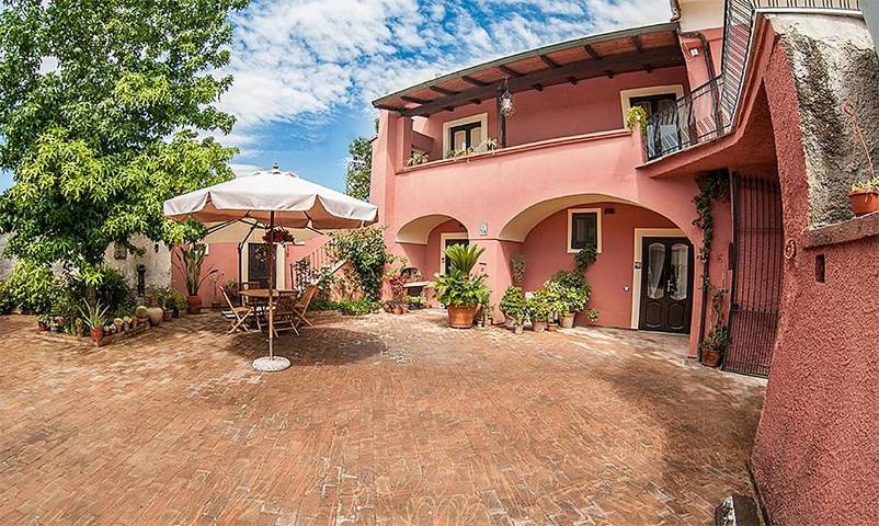 Casa vacanza per 4 persone, con giardino e panorama, adatto a famiglie con bambini in Caserta