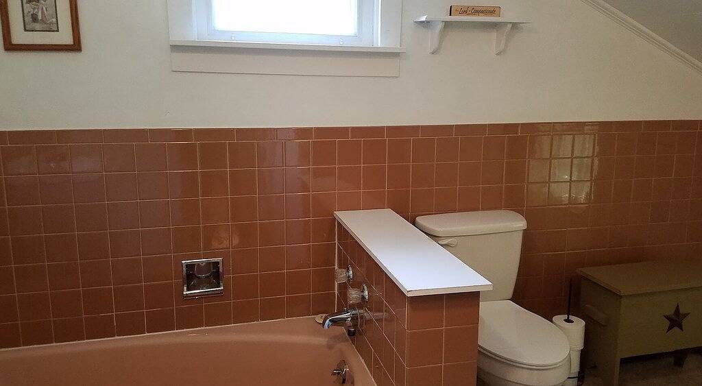 Quaint & Cozy Guest House on Main St., park & walk downtown, Wi-Fi available. in Tioga County