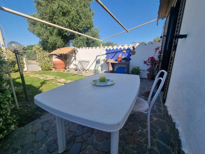 Casa Lara: Casa Vacanze con Giardino Privato e Wi-Fi in Cannigonis, Masainas