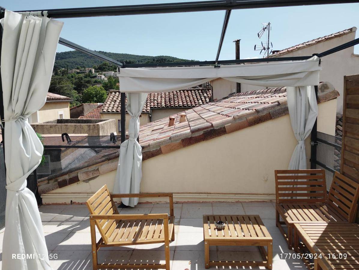 Appartement entier, One-Bedroom Apartment in Apt, Parc naturel régional du Luberon