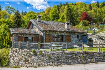 Ferienhaus für 6 Personen, mit Ausblick und Terrasse sowie Garten, mit Haustier in Lago Maggiore (Piemont)