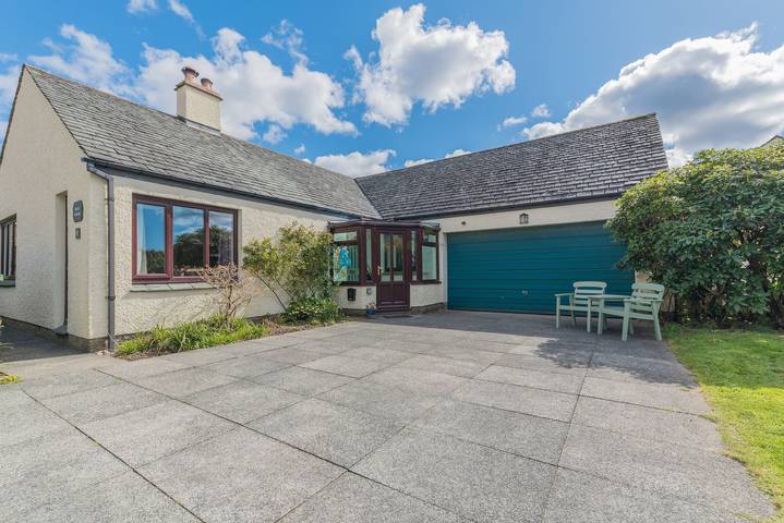 Log cabin for 6 people, with view and garden in Coniston