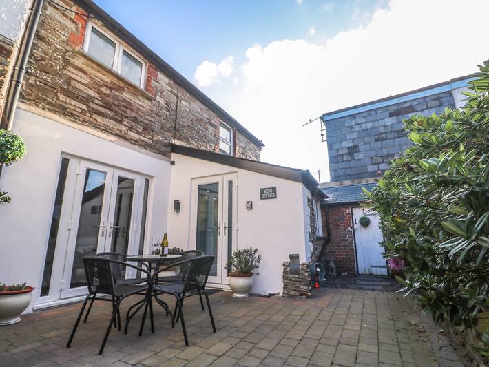 Holiday rental for 4 people, with garden in Tintagel