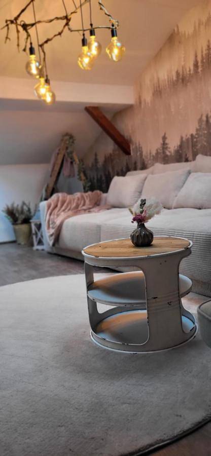 Ferienwohnung für 5 Personen, mit Garten und Ausblick in Zwönitz
