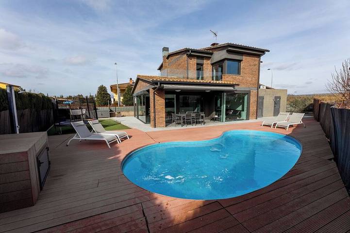 Casa rural para 5 personas, con jardín en Pla de l'Estany