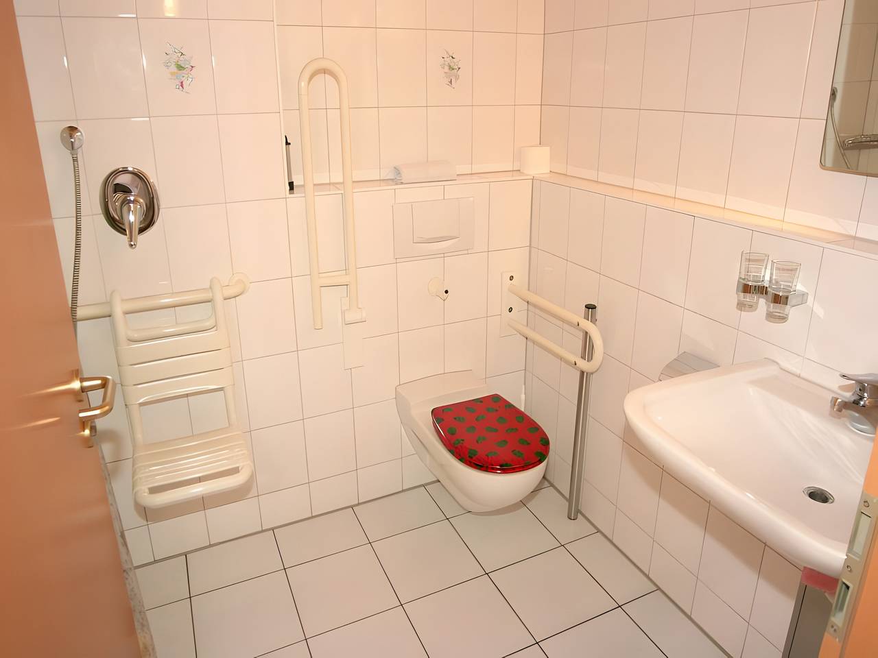 Ganze Wohnung, Ferienwohnung 'Typ B 24' mit Seeblick, Gemeinschaftsgarten und Wi-Fi in Immenstaad, Immenstaad am Bodensee