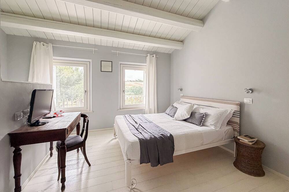 Beautiful apartment in Borgoparvo Countryvilla, between Sirolo and Numana in Camerano, Riviera del Conero