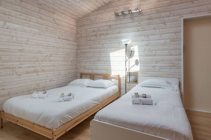 Location de vacances pour 12 personnes, avec piscine et jardin à Saint-Hilaire-de-Chaléons - 2