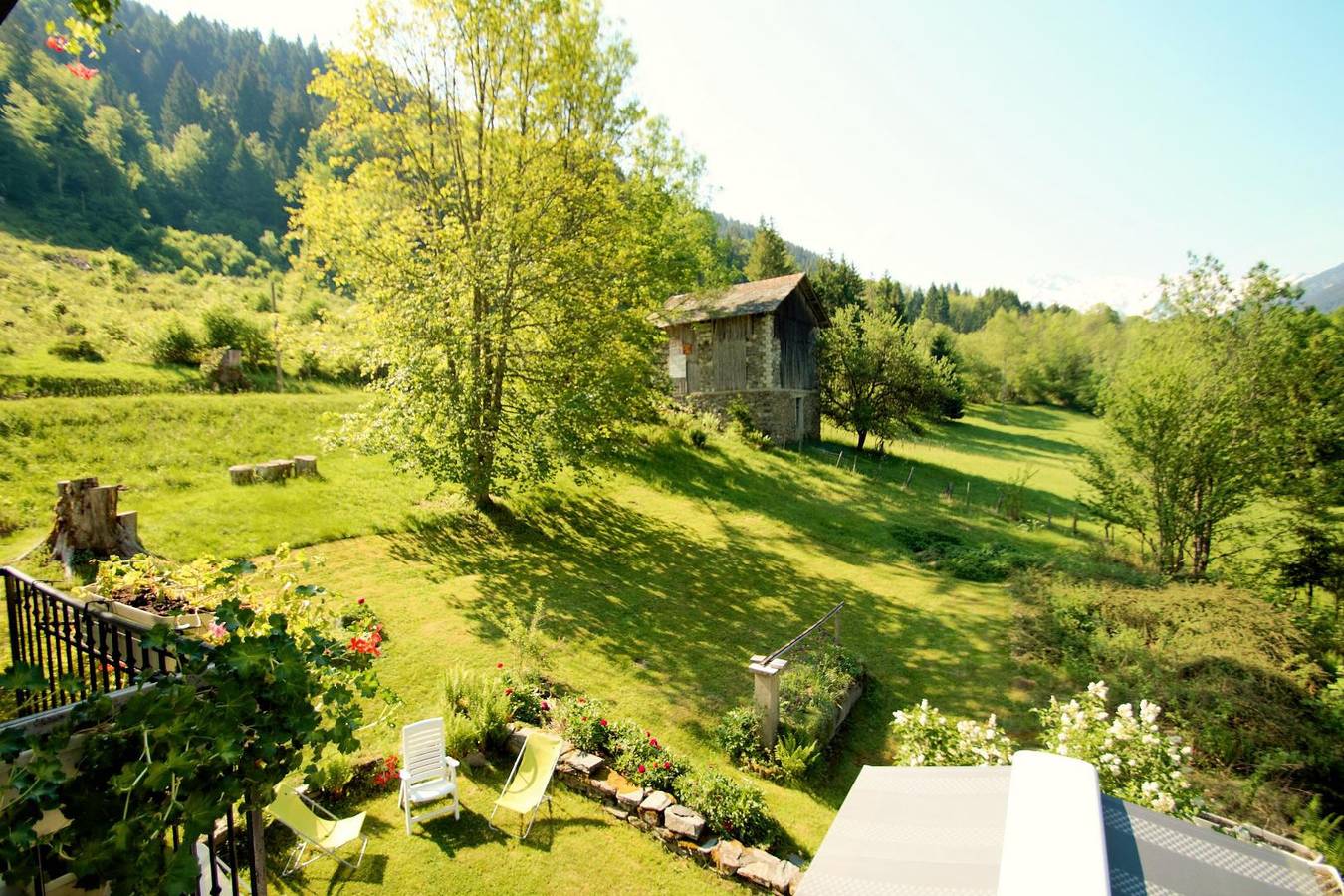 Gîte voor 10 personen met terras in La Ferrière, Isère