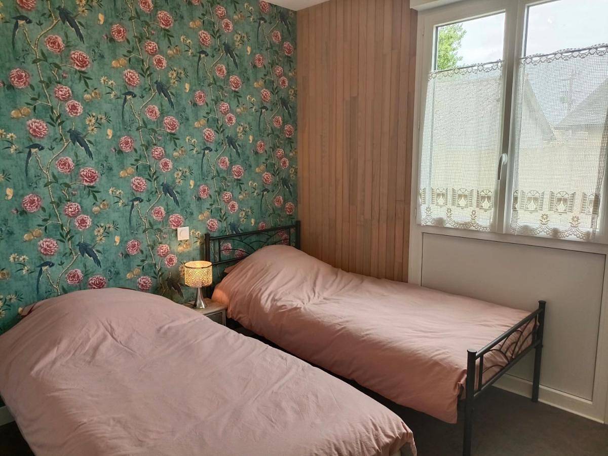 Two-Bedroom House in Saint-Germain-le-Guillaume, Mayenne