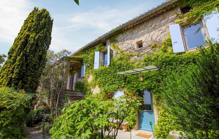 Location de vacances pour 10 personnes, avec piscine ainsi que terrasse et jardin à Clansayes - 2