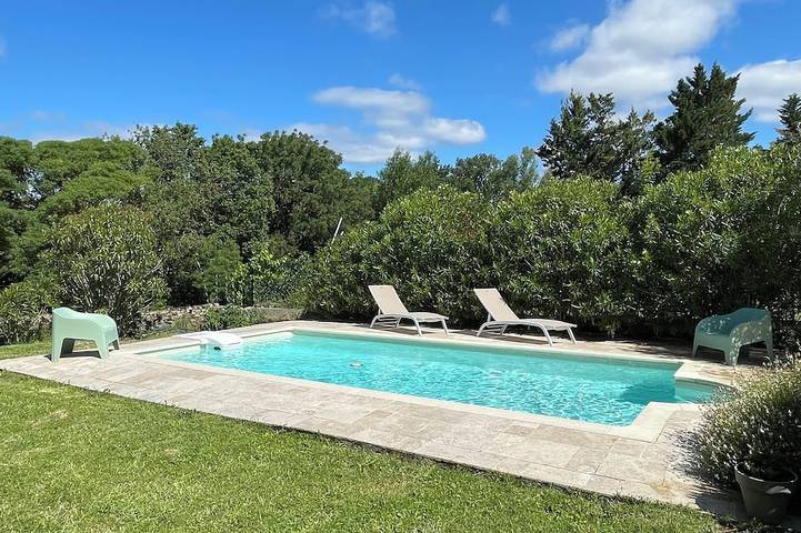 Location de vacances pour 5 personnes, avec jardin et piscine à Villegailhenc