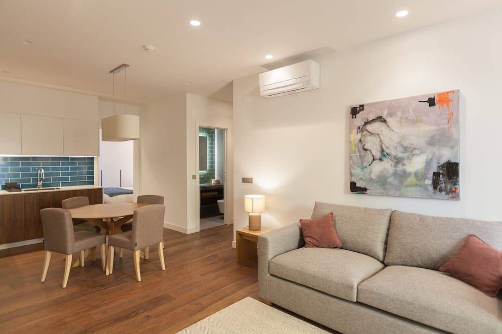 Holiday apartment in Lisbon from £222 per night