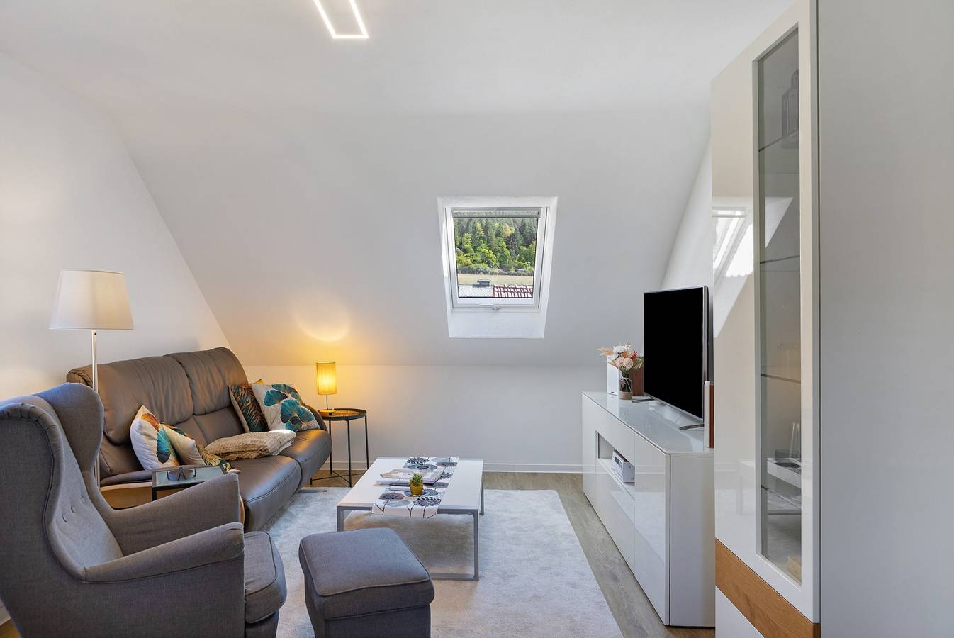 Apartamento entero, Apartamento vacacional 'Kleinbreitenbach 2' con vistas a la montaña y Wi-Fi in Plaue, Corazón de Turingia