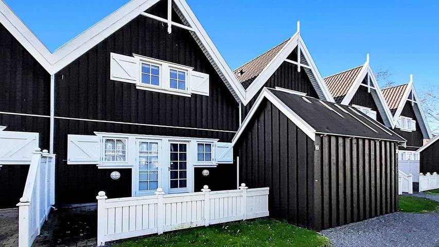 Ferienhaus für 6 Personen, mit Balkon und Whirlpool sowie Pool und Sauna auf Seeland