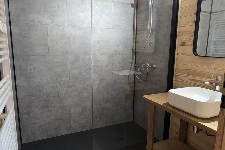 Chalet pour 12 personnes, avec piscine et terrasse dans La Joue du Loup - 4