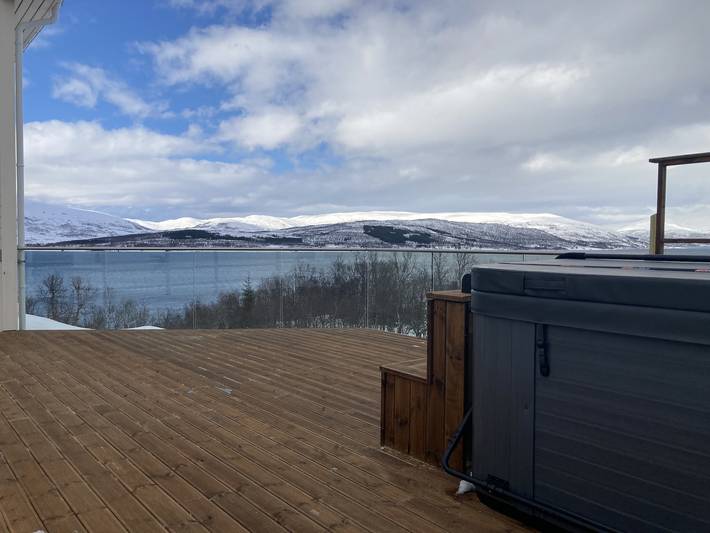 Studio für 2 Personen, mit Meerblick und Balkon sowie Whirlpool und Terrasse in Troms - 2