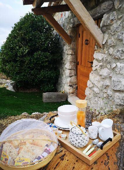 Chambre d’hôte pour 2 personnes, avec vue ainsi que jardin et terrasse dans Parc naturel régional des Préalpes d'Azur - 3