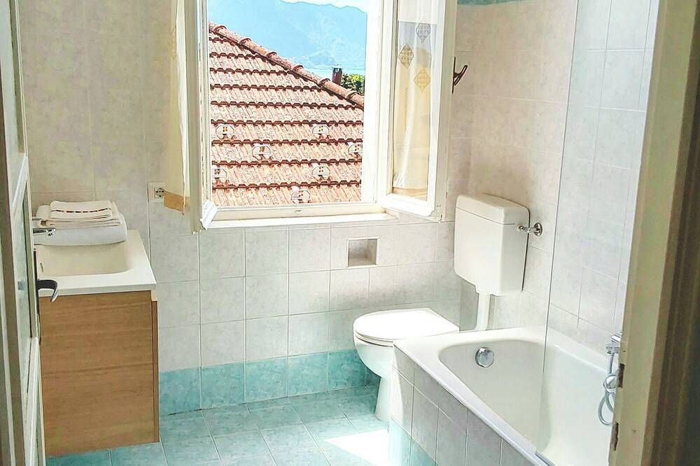 Ganze Wohnung, 2-Zimmer-Wohnung mit 3 Balkonen und fantastischer Seesicht in Cannero, Cannero Riviera