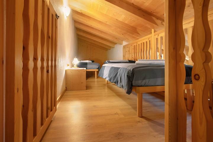 Apartamento entero, Apartamento 'Baita Florin' con vistas a la montaña, balcón y Wi-Fi in Livigno (Town), Livigno