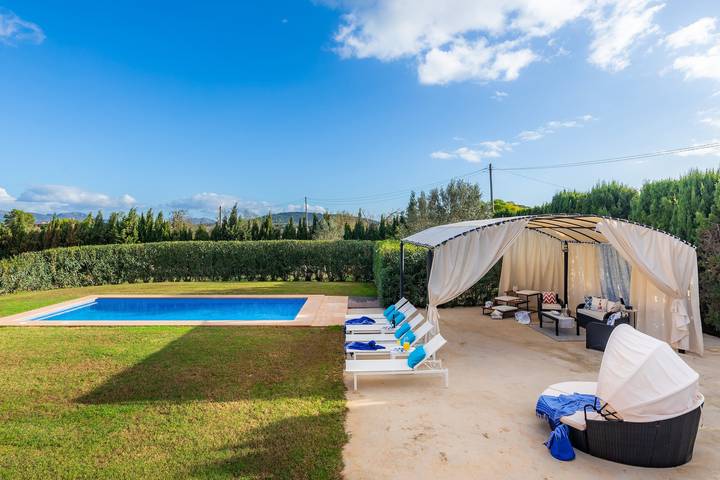 Casa rural "Llum" con vistas a la montaña, piscina privada y Wi-Fi in Manacor, Mallorca Este
