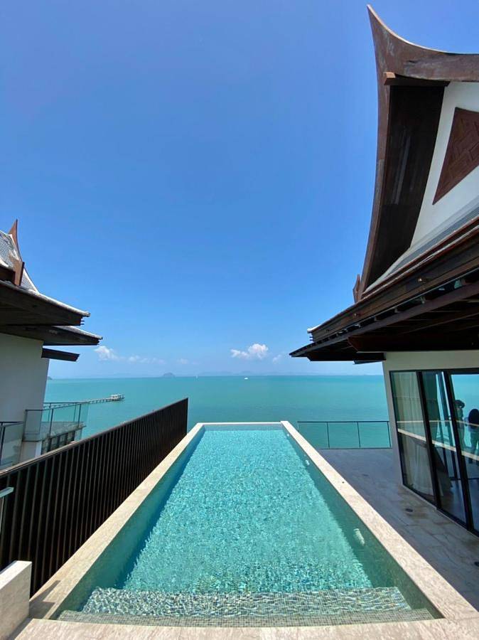 Alojamiento y desayuno para 13 personas, con piscina y vistas además de terraza y jardín - 1