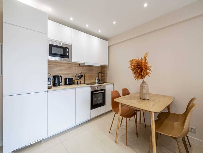 Gîte pour 6 personnes, avec balcon/terrasse et balcon, adapté aux familles dans Plage de Juan-les-Pins - 3