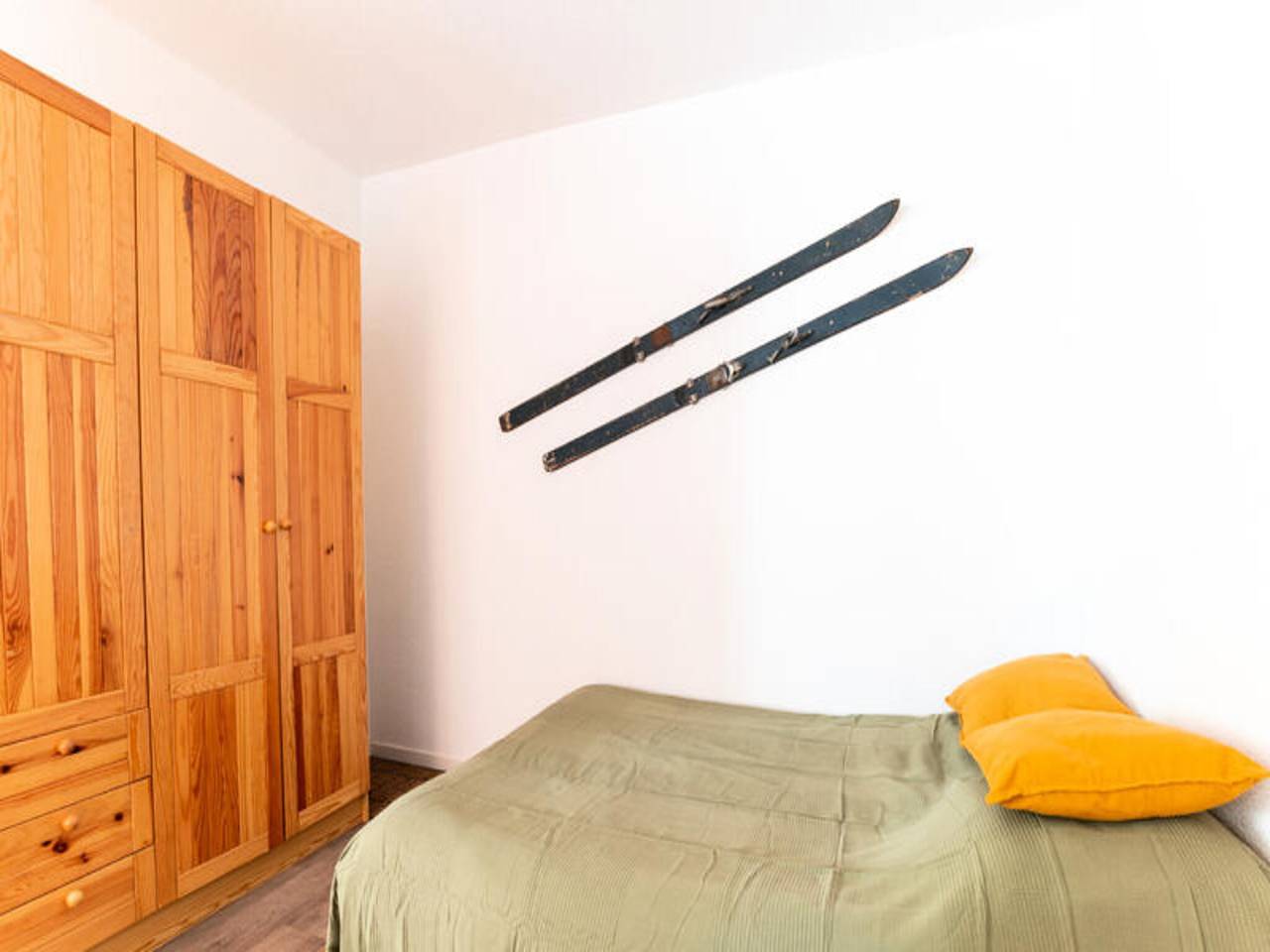 Entire apartment, Apartment in La Joue du Loup near Ski Slopes in La Joue du Loup, Le Dévoluy