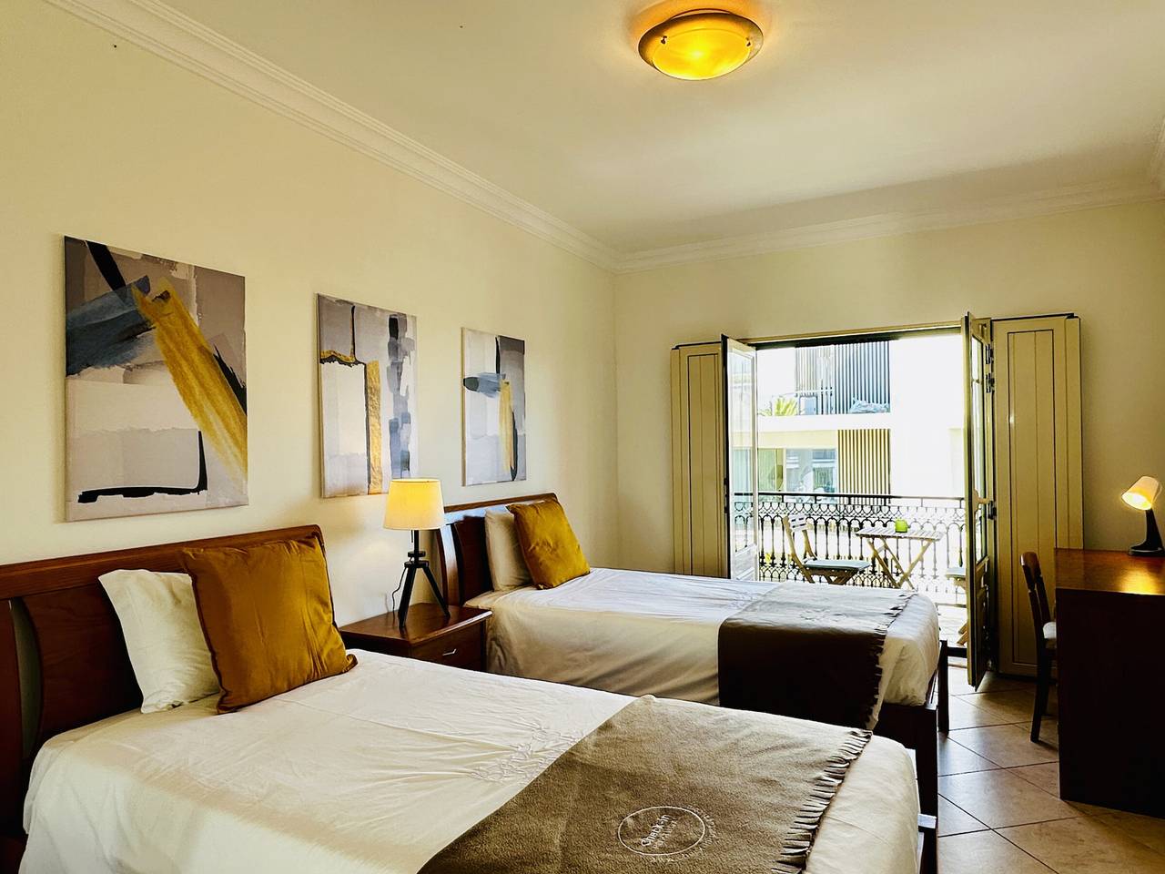 Entire apartment, Charming apartment in Albufeira with Wi-Fi near the beach in Praia da Oura, Albufeira