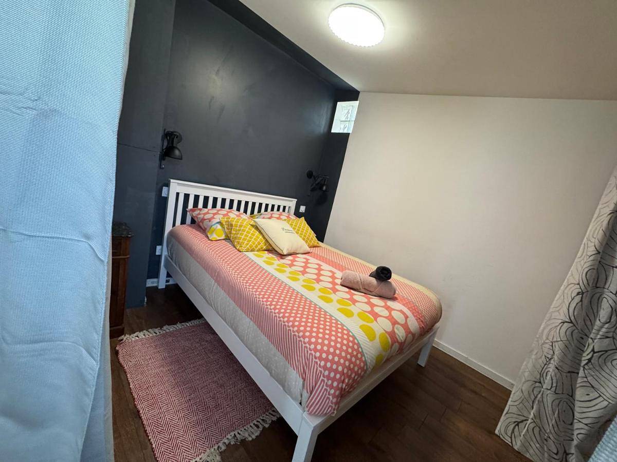 Appartement entier, Two-Bedroom Apartment in Celles-sur-Belle, Région de Niort