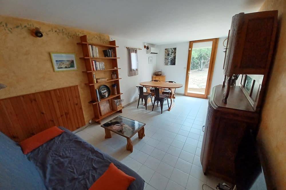 Appartement entier, Location avec son jardin,  grand terrain arboré, proche mer, en rez-de-villa in Corbara, Région de Calvi