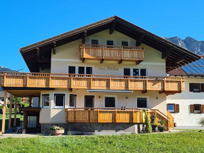 Ferienwohnung für 2 Personen, mit Balkon und Garten sowie Ausblick in Grän