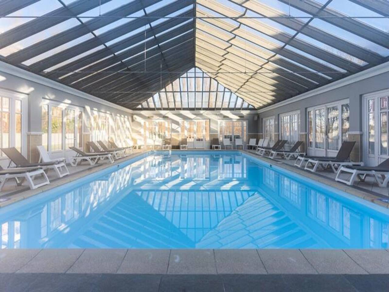 Entire apartment, Apartment near Canche Bay with Pool in Le Touquet-Paris-Plage, Montreuil region