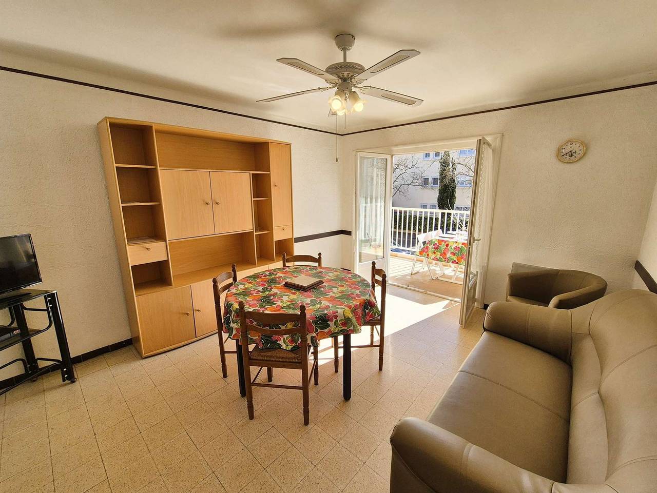 Entire holiday apartment, Apartment 150 meters from the beach, Wi-Fi.. in Six-Fours-les-Plages, Toulon region