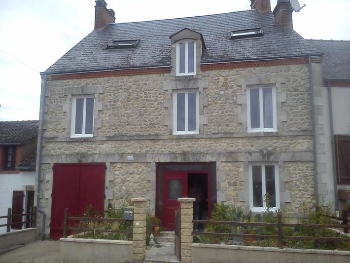 Gîte pour 3 personnes, avec vue et jardin, animaux acceptés à Neuvy-en-Sullias