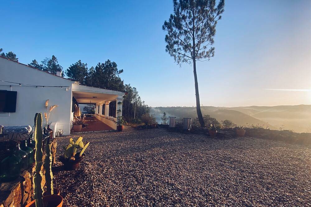 Monte Cucs - House on the Hill in Odeceixe, Costa Alentejana