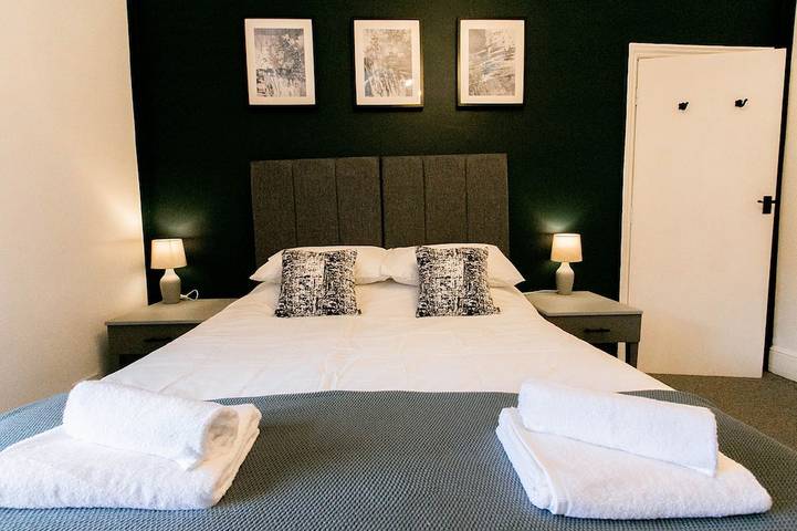 Apartment for 6 people, with Balcony and Garden in Exeter