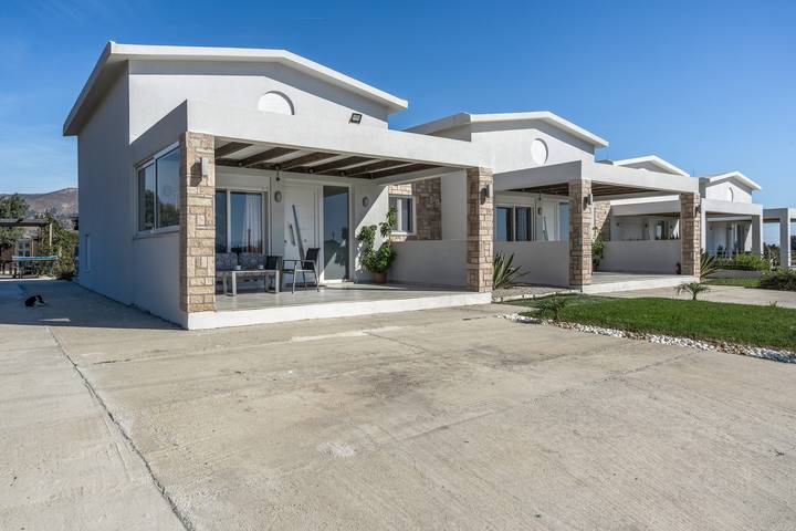 Villa „Diamond Serenity“ mit privater Terrasse, WLAN und Klimaanlage in Kardamaina, Kos