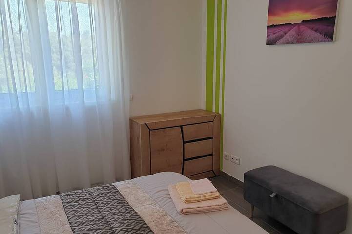 Vacation rental with pool Orgon in Plan-d'Orgon, Arles und Umgebung