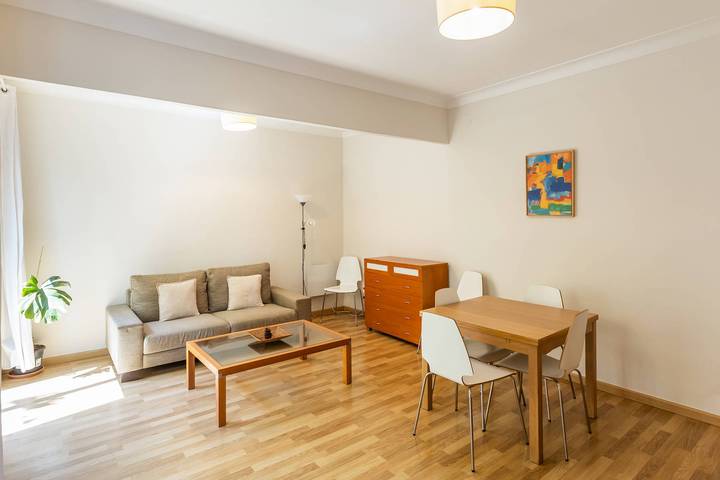 Ganze Wohnung, Ferienwohnung für 4 Personen mit Terrasse in Barcelona Zentrum, Barcelona