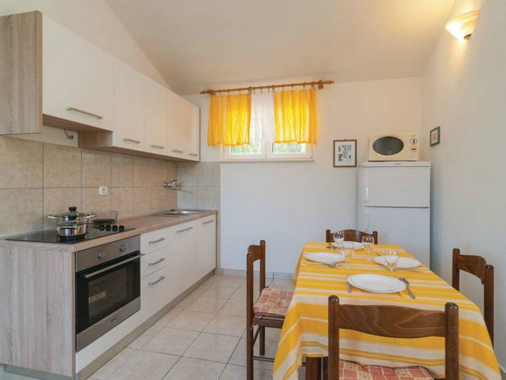 Location de vacances pour 8 personnes, avec piscine et terrasse à Supetar - 4