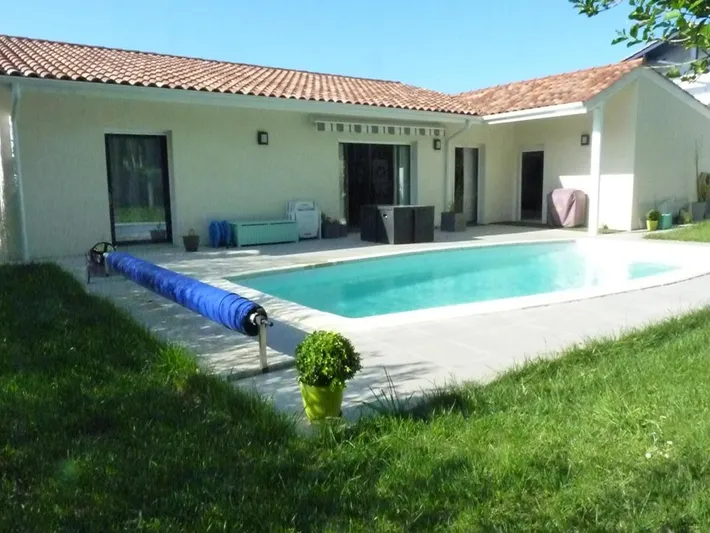 Chalet para 6 personas, con terraza además de sauna y piscina - 1